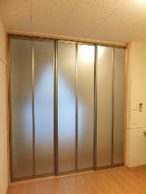 Balcony. S coat room balcony with a pet for the lead hook