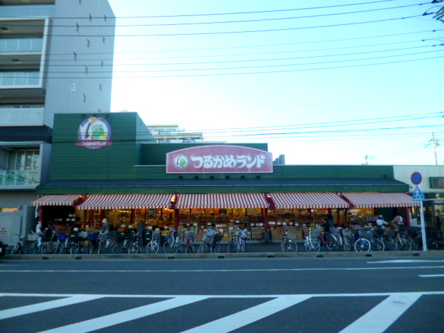 Supermarket. Tsurukame land Makuhari store up to (super) 144m