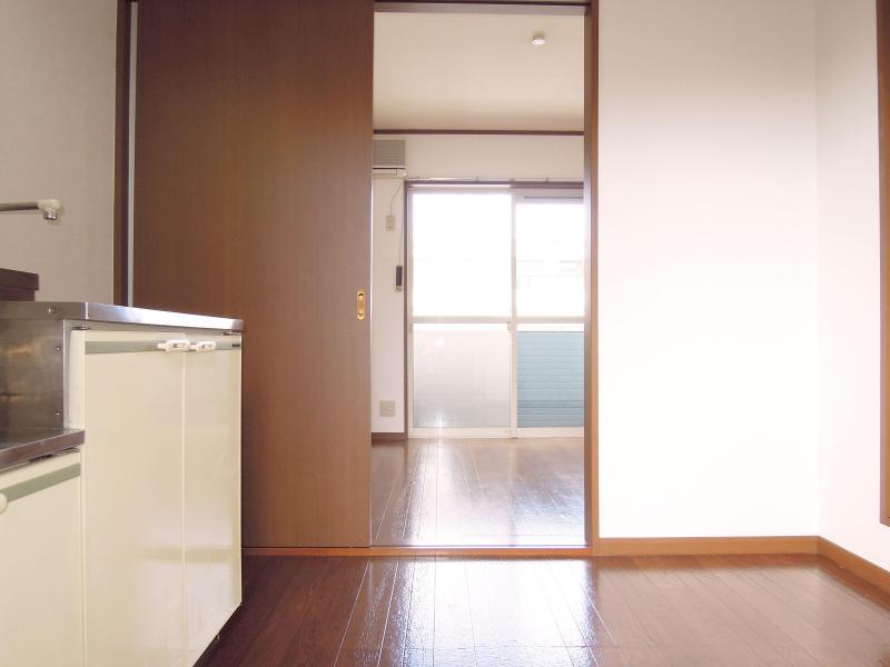 Entrance. Convenience store walk 10 seconds!