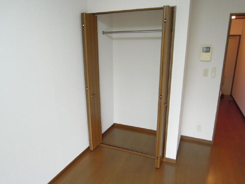 Receipt. Breadth of storage space was also enhanced