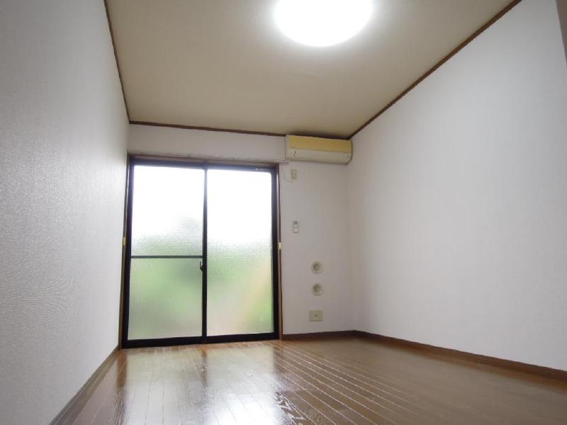 Living and room. It is also a better good of ventilation per yang