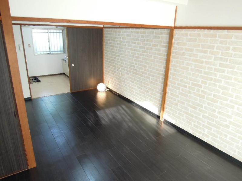 Living and room. Fashionable renovation completed ・ Pets can be breeding