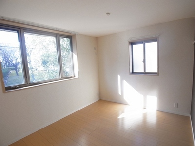 Living and room. Bright two-plane daylight corner room unique.