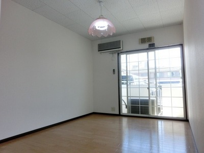 Other room space. Western-style 6 Pledge Sunny