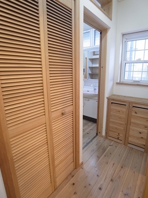 Receipt. There thing input is two even before wash room, You can distinguish.