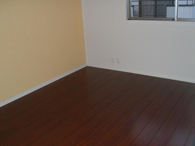 Living and room. South Western-style, Day is nice