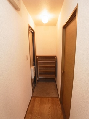 Entrance. Entrance also storage has been enhanced.