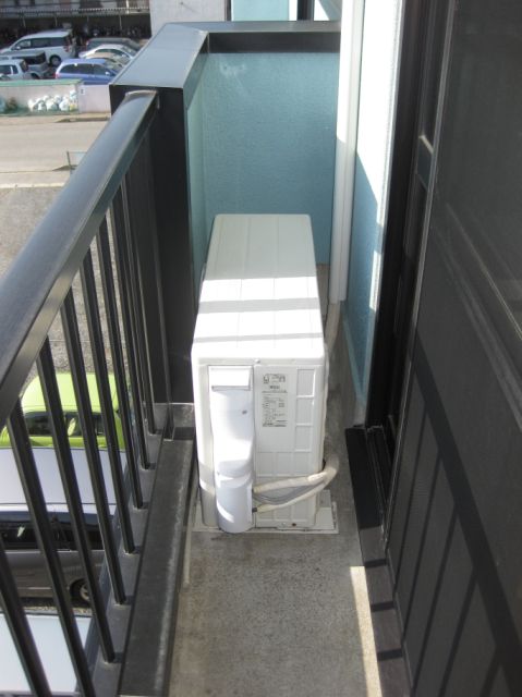 Balcony. It is a veranda.