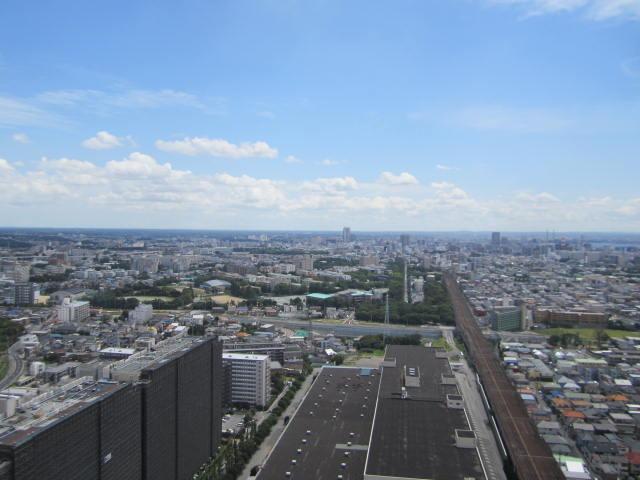 View photos from the dwelling unit. This is a great view that I do not think a 2-minute walk station