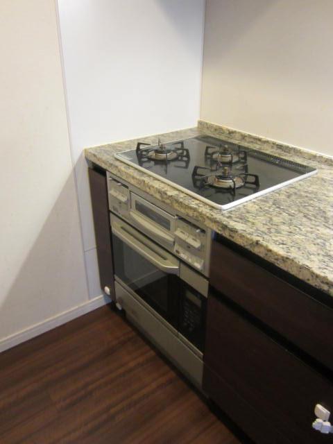 Kitchen. Contact is the care of the easy glass top stove.