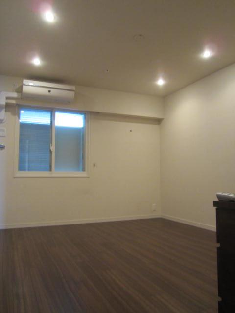 Non-living room. Airy 8.4 Pledge of Western-style It comes with a louver surface lattice of movable.