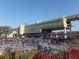 station. 2560m to the Sports Center Station