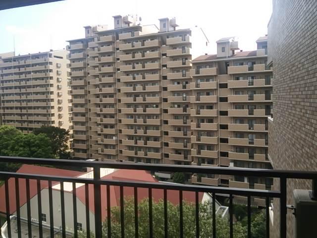 View photos from the dwelling unit. View from the site (December 2013) Shooting