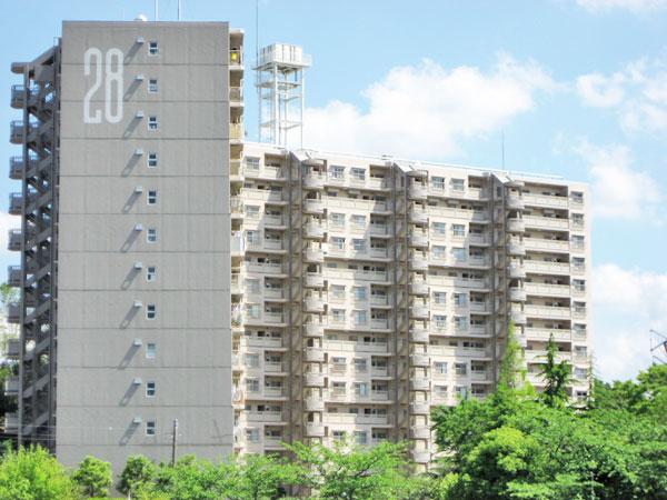 Local appearance photo. Number of houses is 230 units of the big community in one building of 28 Building.