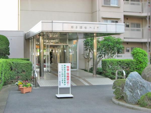 Entrance. It becomes the main entrance.