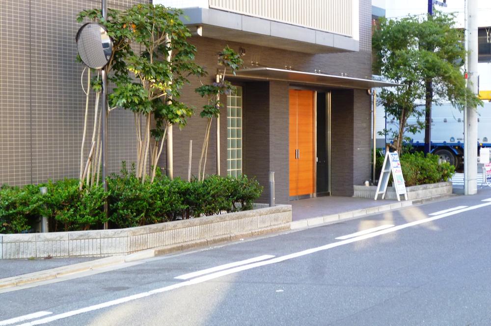 Other local. Near the apartment entrance (December 2012) Shooting