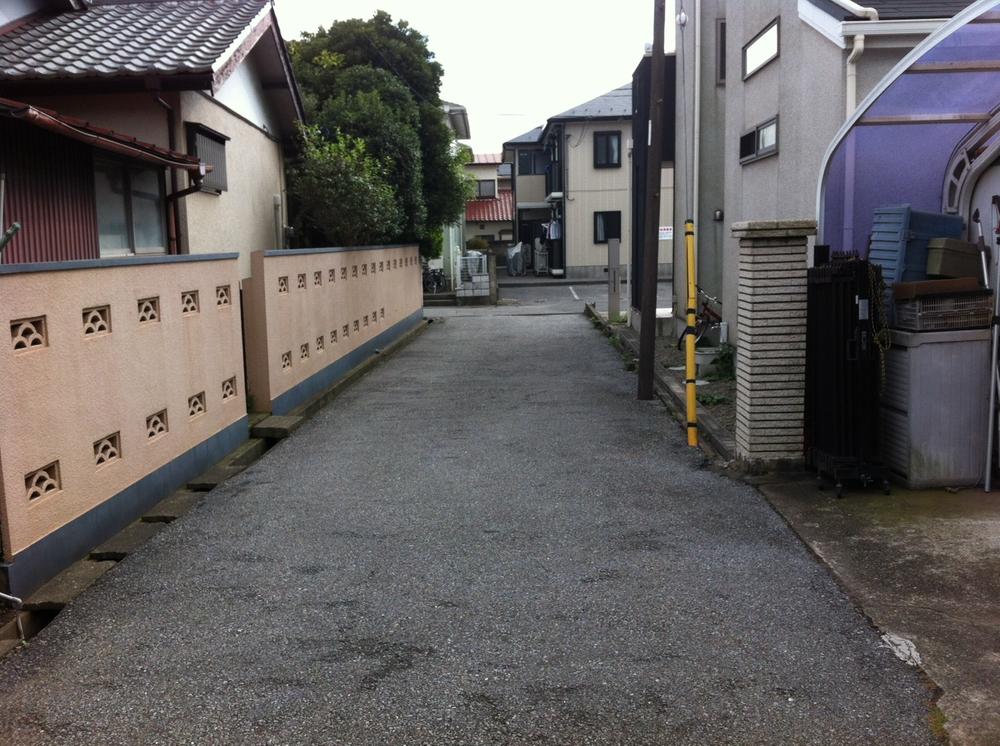 Local photos, including front road. Local (10 May 2013) Shooting