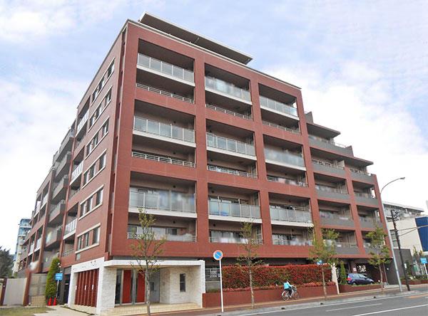 Local appearance photo. In a modern design, This appearance oozes elegance and magnificent
