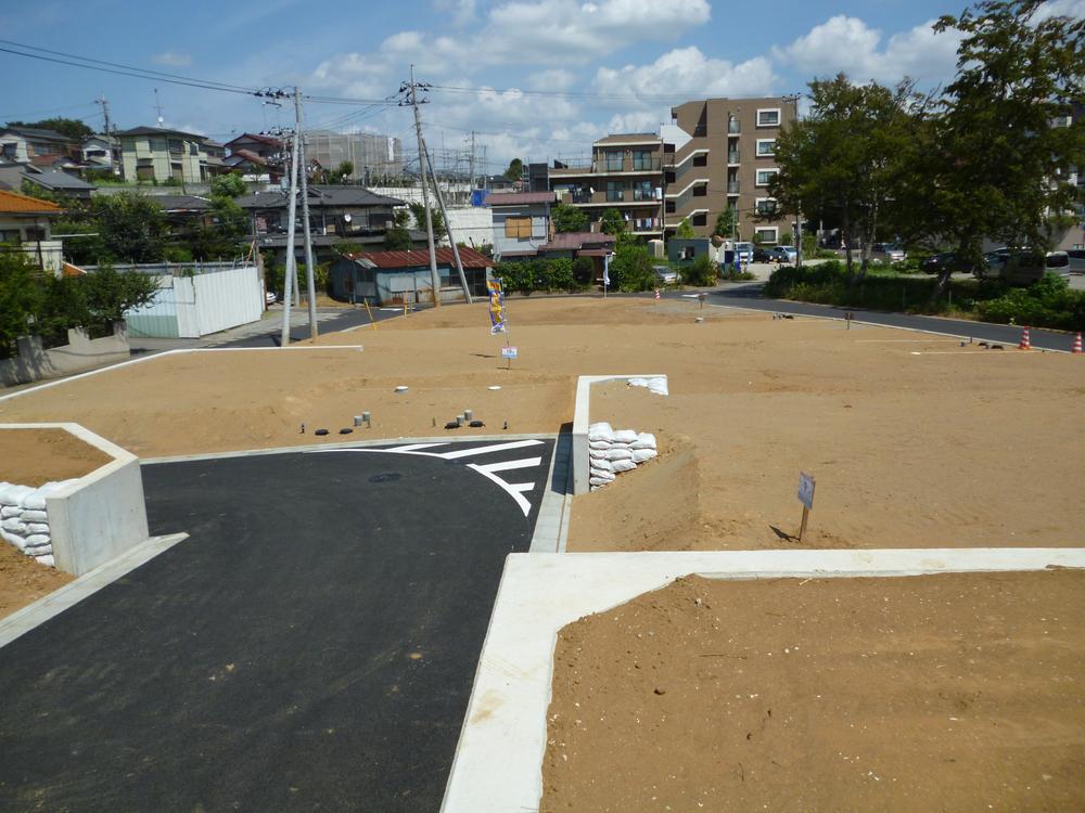 Local photos, including front road. Local (09 May 2013) Shooting