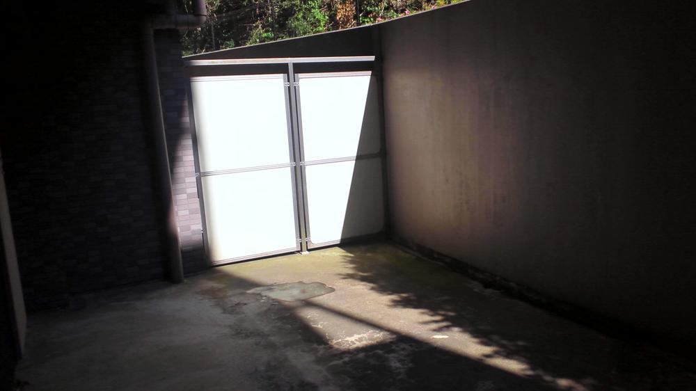 Other introspection. Dry area / Room (May 2013) Shooting