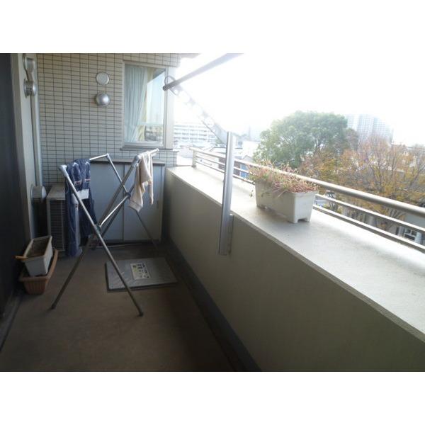 Balcony. Plenty Hoseru balcony of your laundry