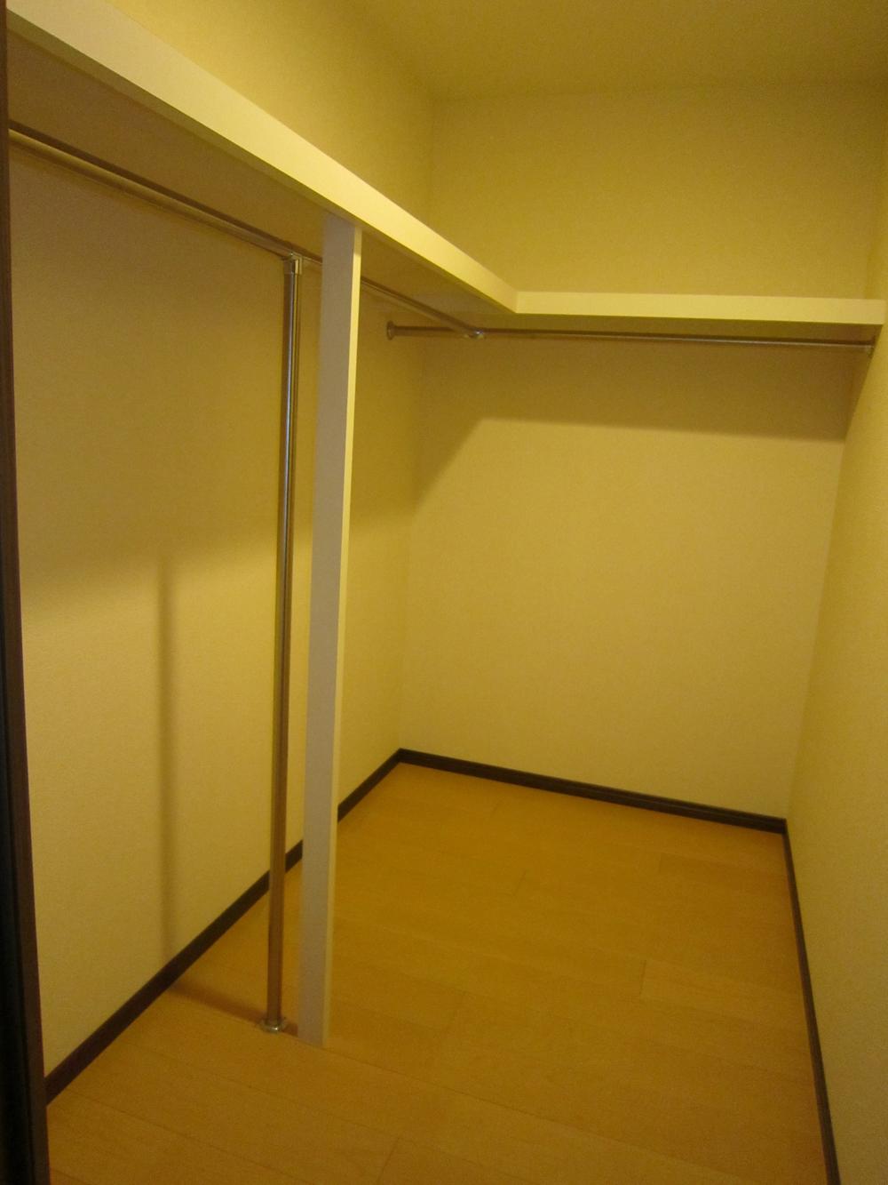 Receipt. Walk-in closet