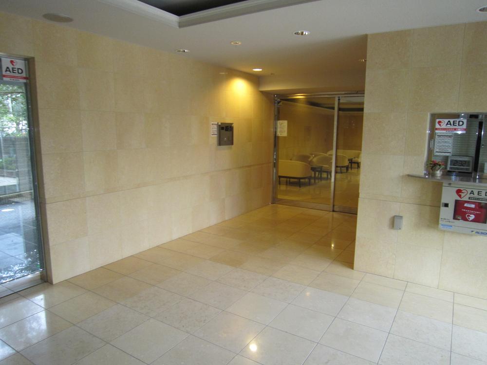 Entrance. Common areas