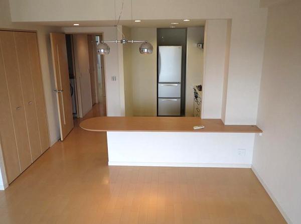 Kitchen. Refrigerator in the kitchen ・ Storage shelf space. There is also housed in the former went from the hallway.