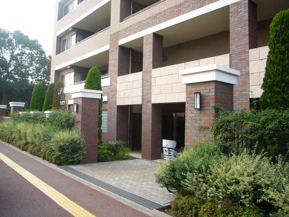Entrance. Entrance Entrance (2013 November shooting)