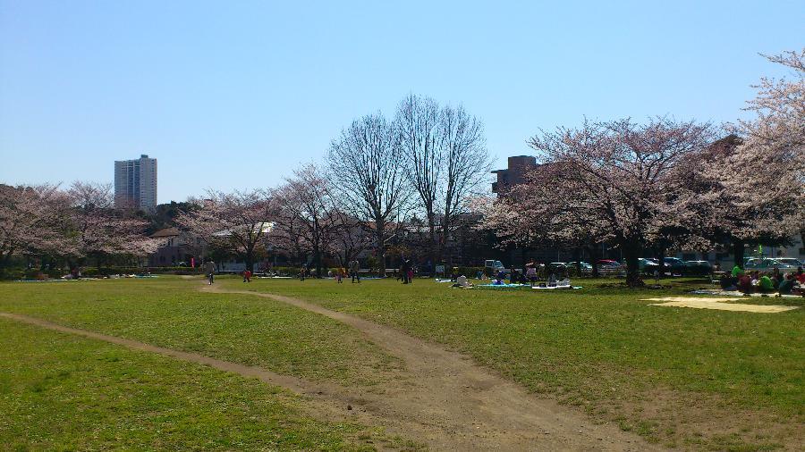 park. 851m until Inagehigashi park