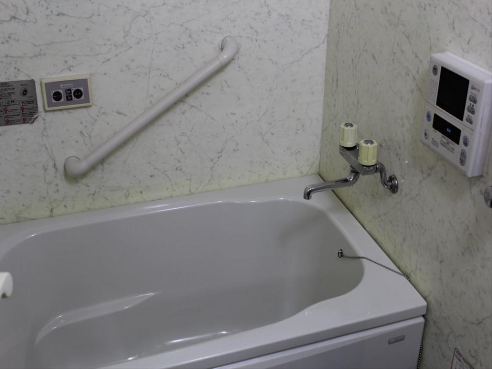 Bathroom. Indoor (12 May 2013) Shooting