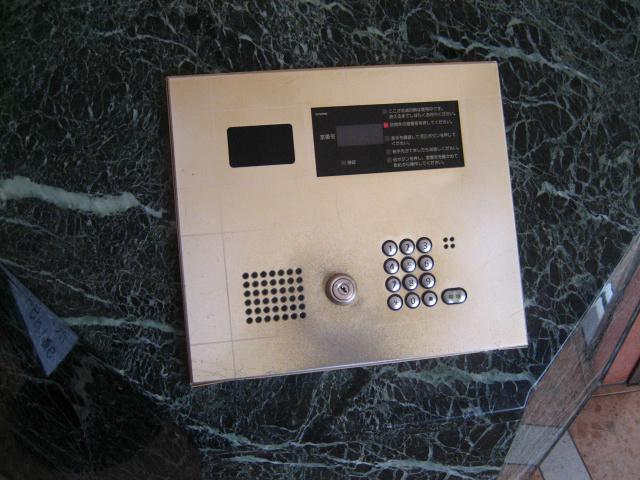 Other common areas. Shut out a suspicious person in the auto-lock!