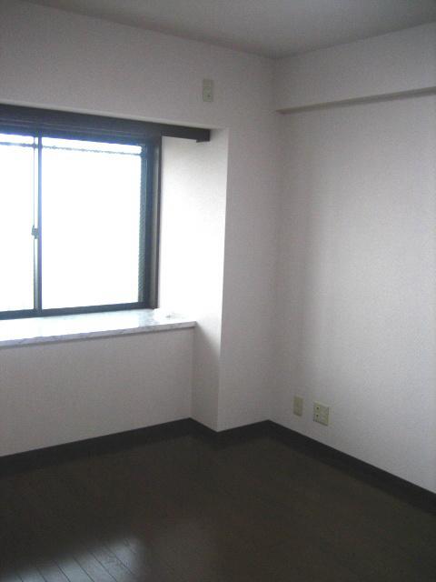 Non-living room. Also contains a firm sunshine in Western-style!