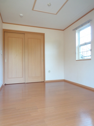 Living and room. It is a photograph of the corner room. It is not attached lighting window ☆