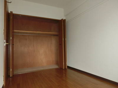 Receipt. It is a big double door of the closet