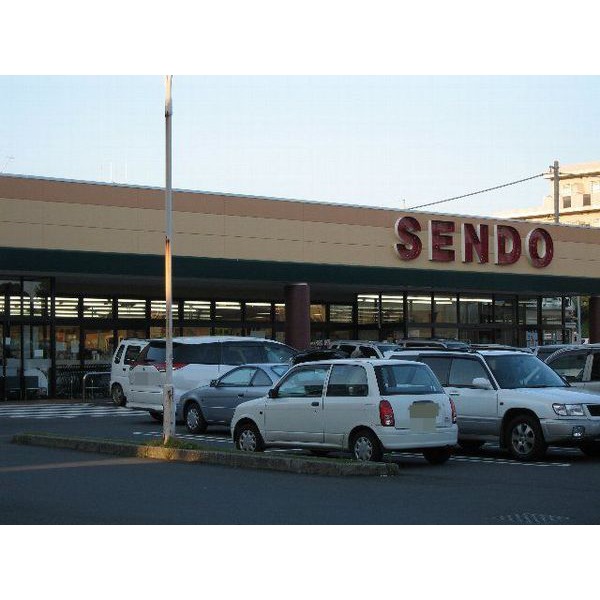 Supermarket. Boatman Toke store up to (super) 121m