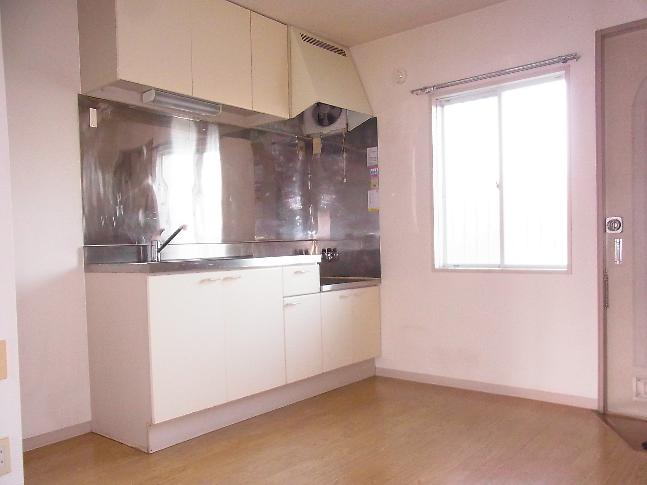 Kitchen. Kitchen spacious With large windows