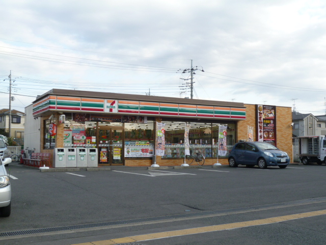 Convenience store. Eleven Chiba Toke Station store up (convenience store) 300m