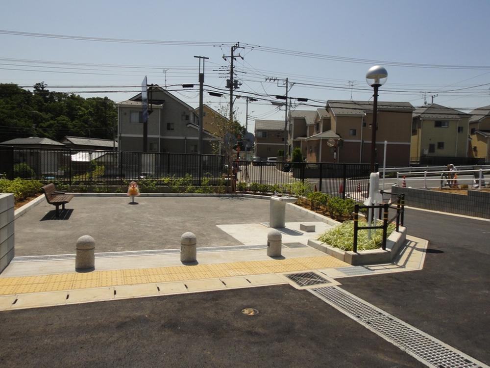 park. Yes Park subdivision within the park subdivision in There is also a park there is a large subdivision to subdivision entrance across! ! Child-rearing environment ◎! !