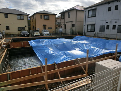 Building appearance. Shopping in a 7-minute walk from the Kamatori Station is also a convenient environment.