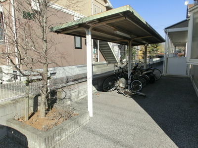 Parking lot. There is parking on site.