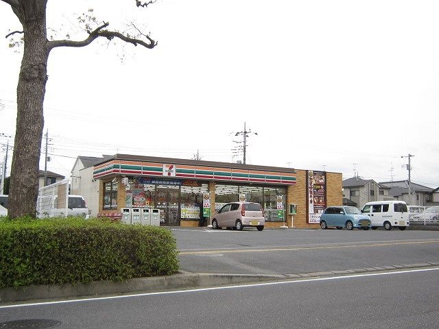 Convenience store. Eleven Chiba Toke Station store up (convenience store) 553m
