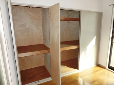 Receipt. The room spacious with large storage