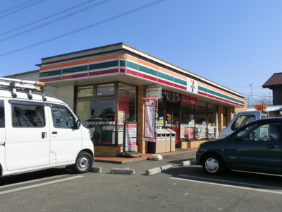 Convenience store. 190m to Seven-Eleven (convenience store)