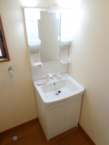 Washroom. Shampoo dresser new