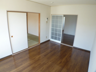 Living and room. Room 2