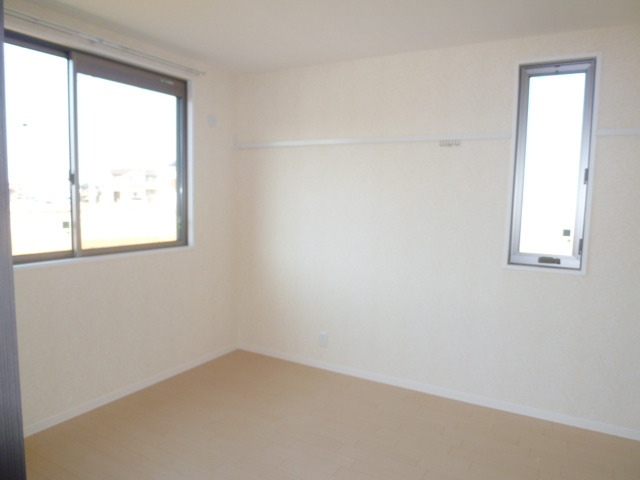 Living and room. 6.1 Pledge Western style room