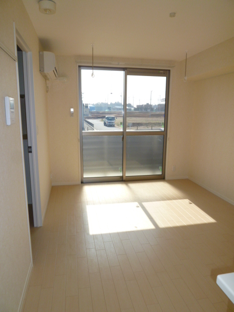 Living and room. Living Daini Ing