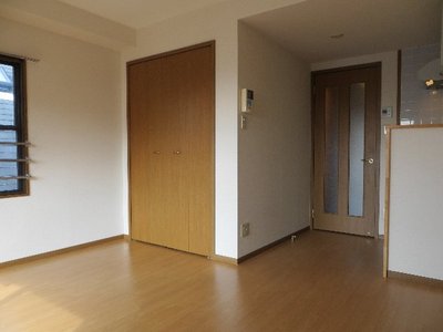 Living and room. Wide ~ Have Western-style 9 Pledge