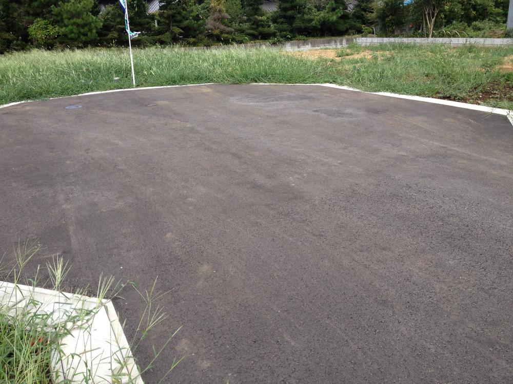 Local photos, including front road. Local (10 May 2013) Shooting